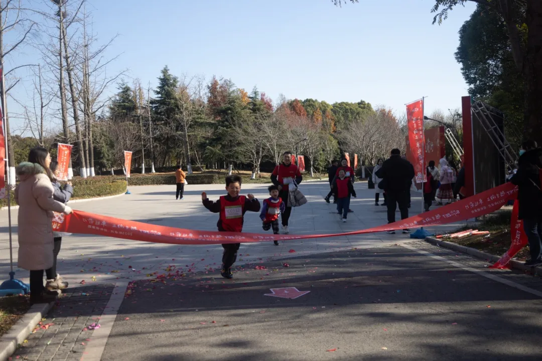 ����2024 ����2025 | 9599�������������ɷ�2025���ս�����˳���ٿ�